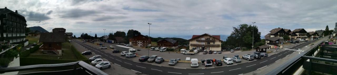 les éffalées Thollon-les-Memises Esterno foto