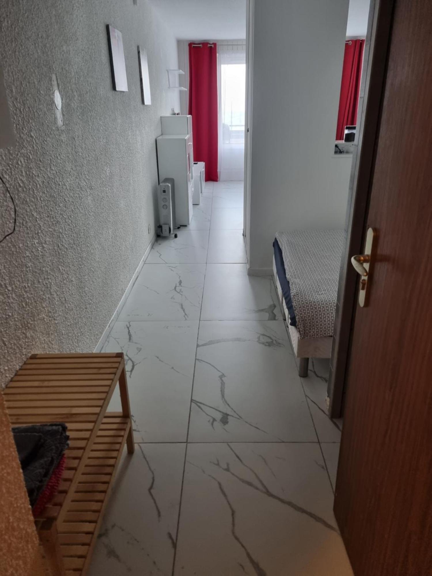 les éffalées Thollon-les-Memises Esterno foto